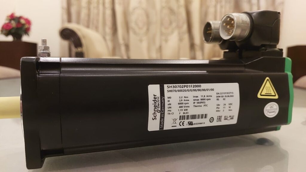 Schneider Electric Servo Motor SH30702P01F2000